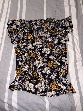 Black Floral Ruffle Sleeve Women’s Top